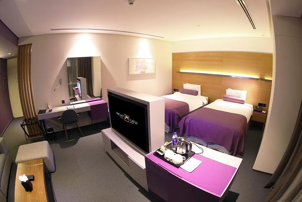 The Act Hotel שארג'ה